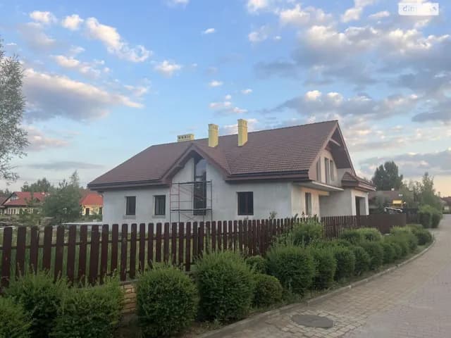 Будинок, Северинівка (Макарів): гараж, басейн, футбольне поле