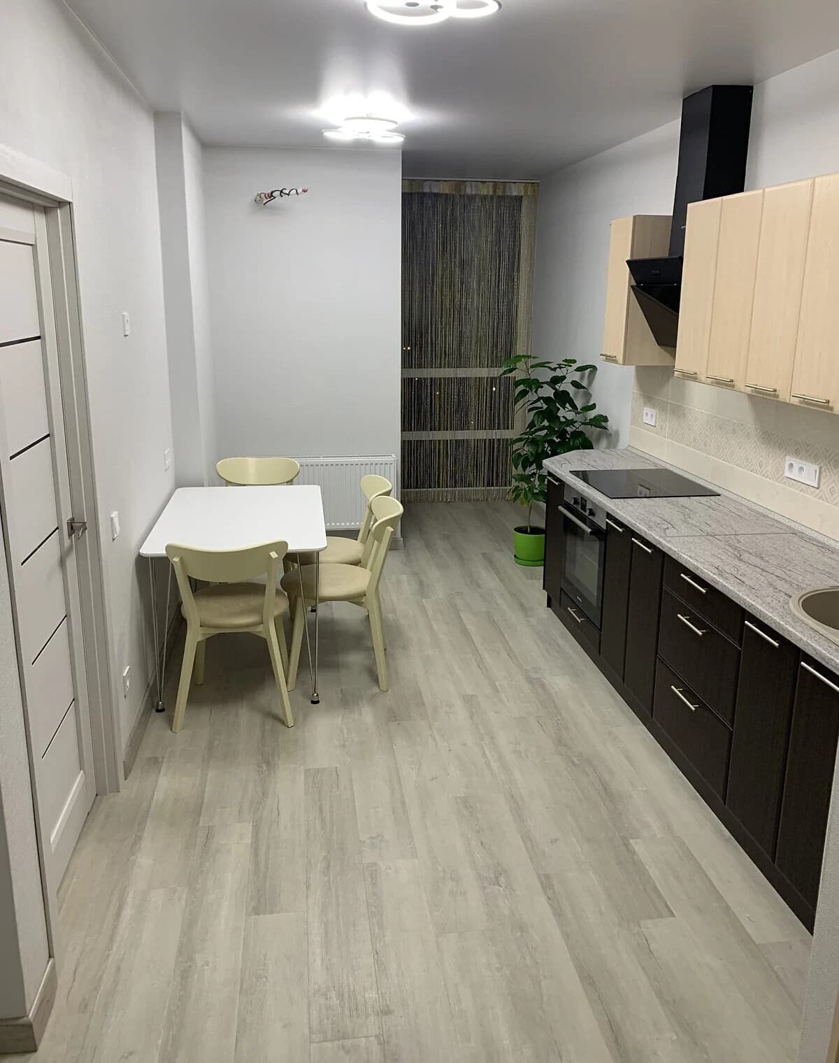 1-кімнатна квартира, Дарницький: кухня-студія, євроремонт - фото 1