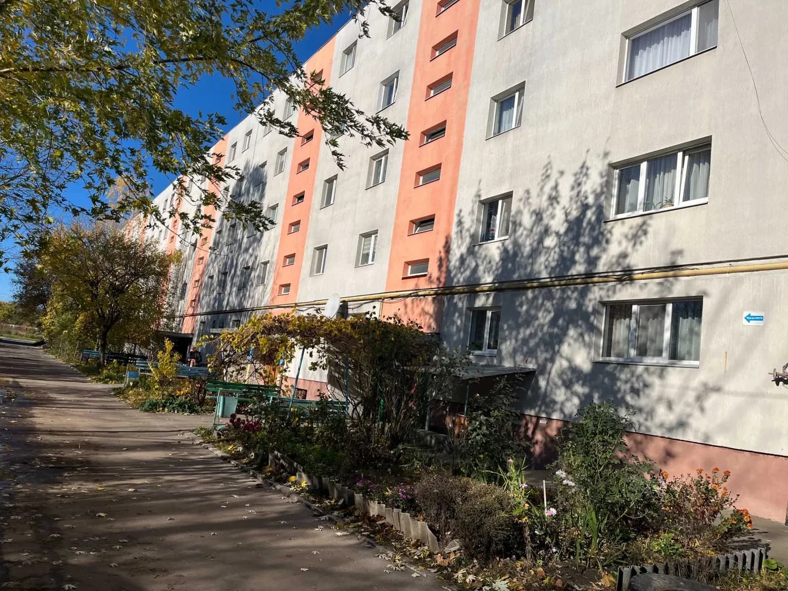 3-кімнатна квартира, Ладижин: торг, з усіма речами - фото 1