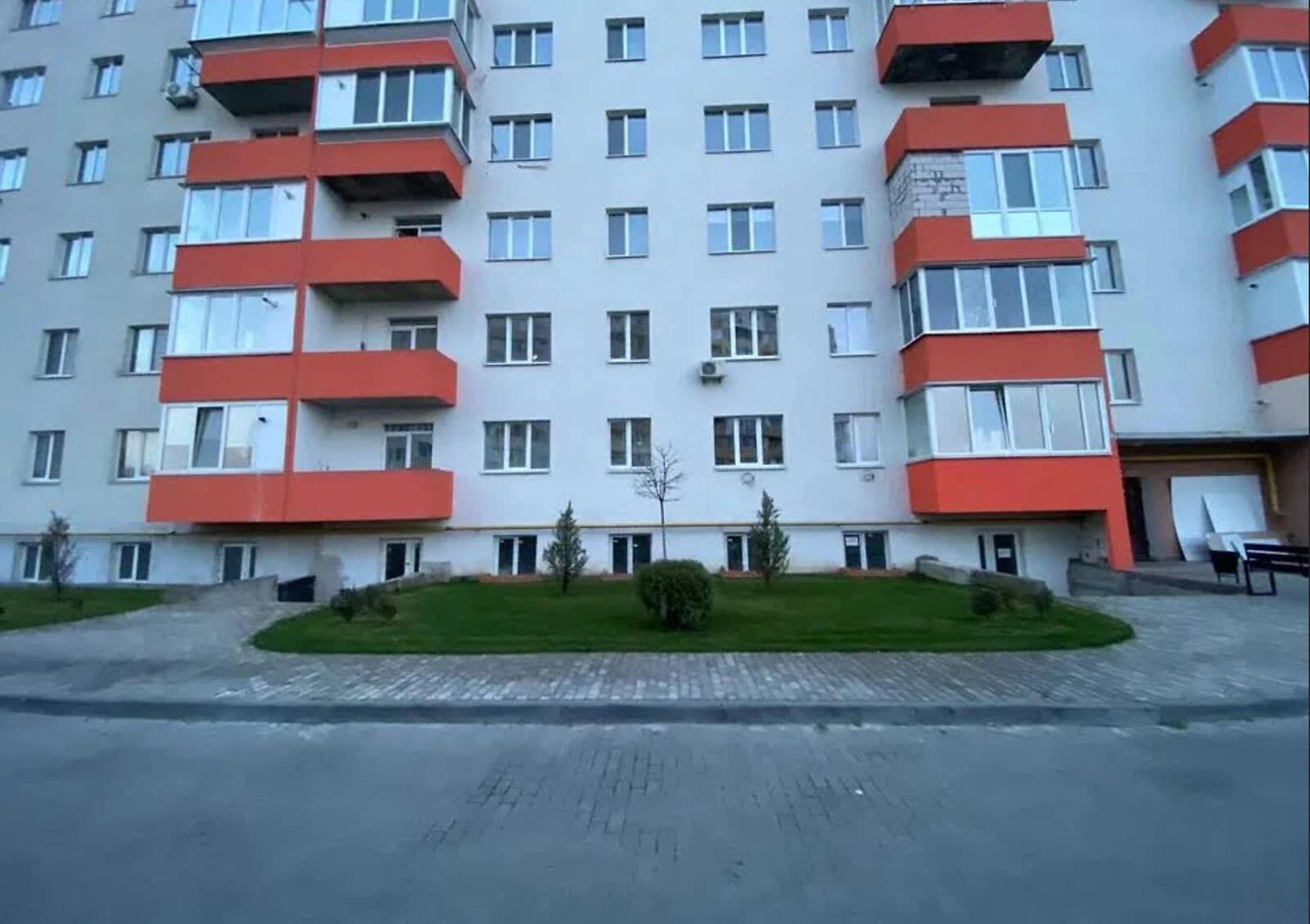 2-кімнатна квартира, Білогородка: кухня-студія, укриття в будинку - фото 3