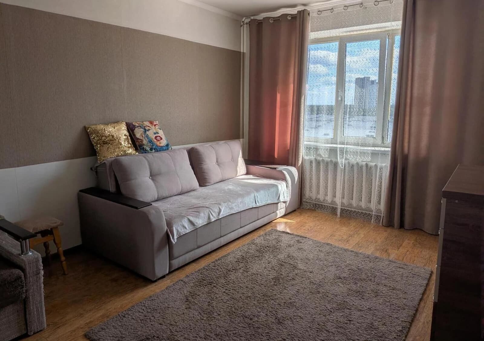 2-кімнатна квартира, Дарницький: метро Позняки, вода й тепло без світла - фото 1