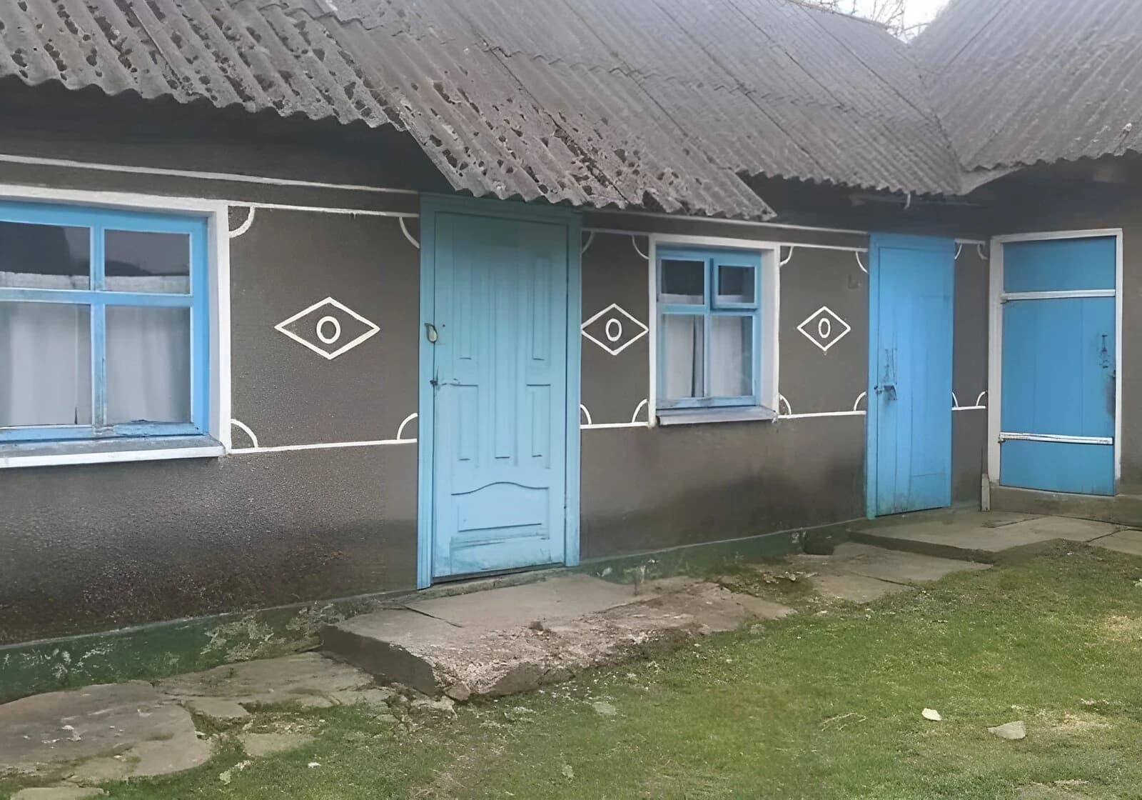 Будинок, Трубки: 20 соток, пічне опалення, господарська будівля