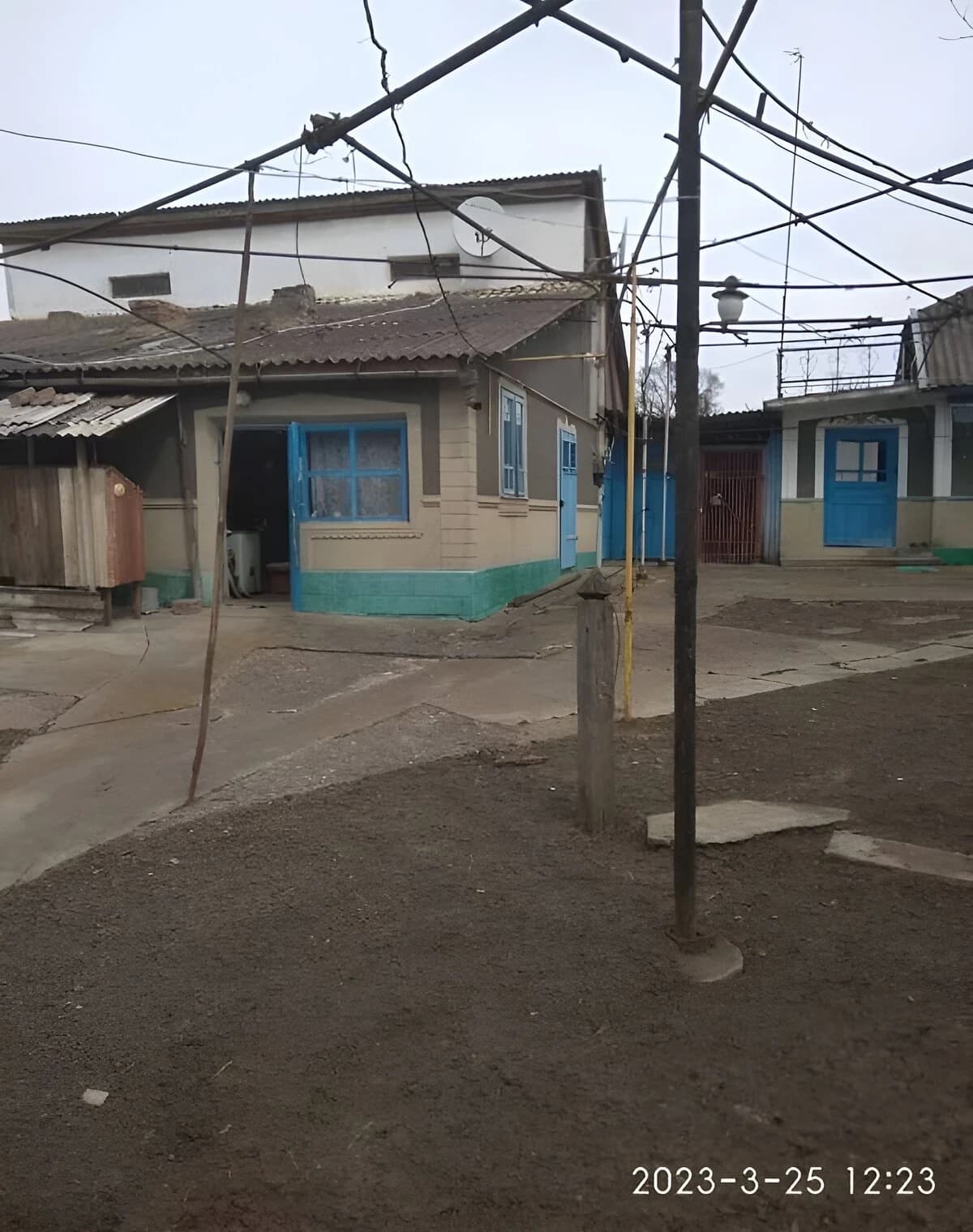 Будинок, Подвірне: цегляні стіни, газове опалення, 2 санвузли - фото 4