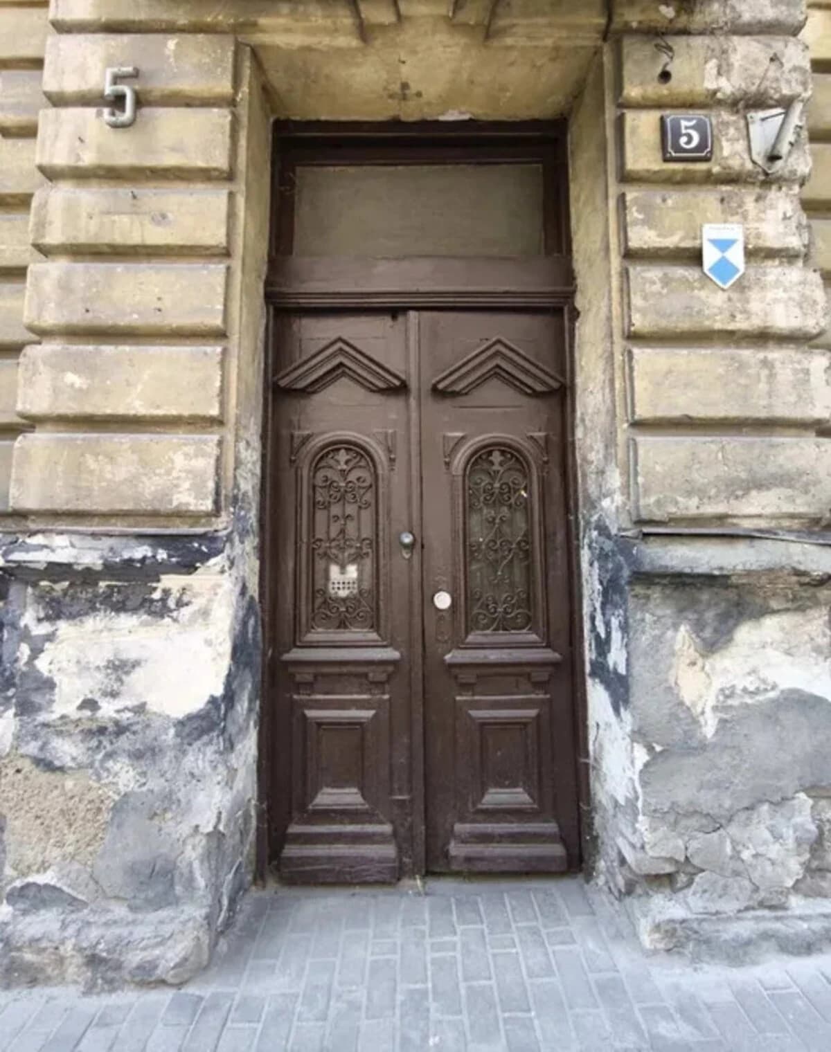 2-кімнатна квартира, Львів: цегляні стіни, закритий двір - фото 5