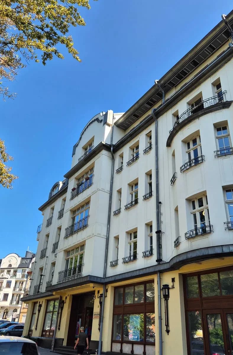 Офіс, Галицький: фасадне, вільне планування, власний паркінг - фото 2