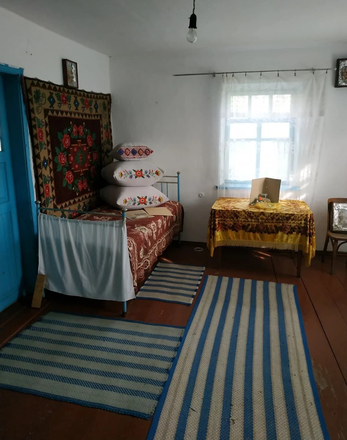 Будинок, Паплинці: природне озеро, школа, літня кухня - фото 4