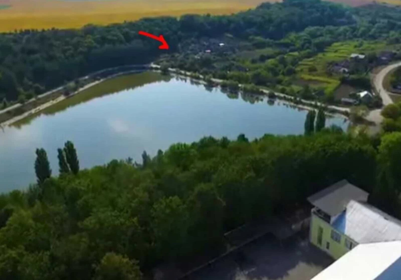 Ділянка 10.36 сотки, Маків: житлова забудова, природне озеро, криниця - фото 4
