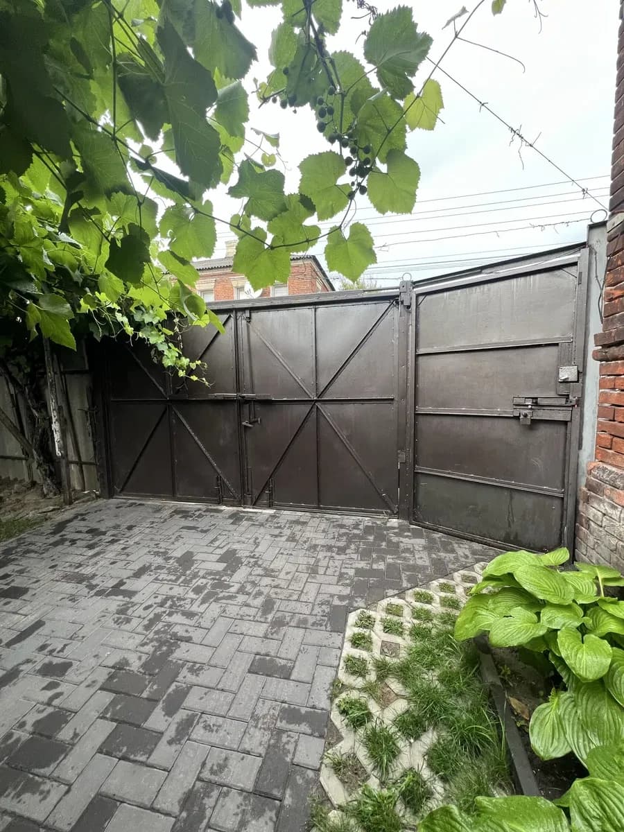 Частина будинку, Новобаварський: два входи, гараж, 3 сотки