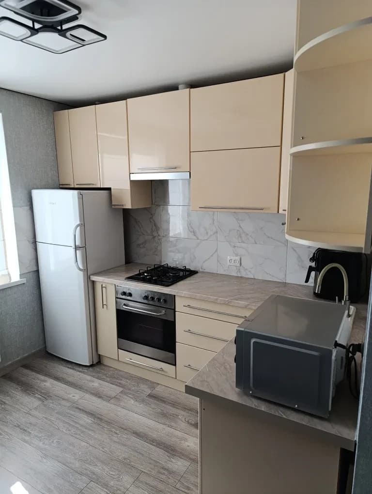 1-кімнатна квартира, Митниця: капітальний ремонт, паркувальне місце - фото 2