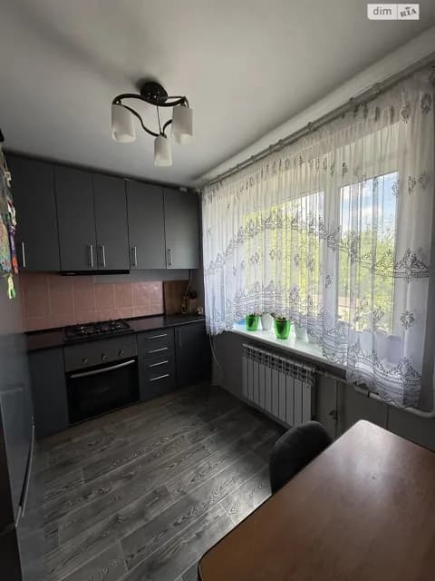 1-кімнатна квартира, Вітряні Гори: косметичний ремонт, бойлер