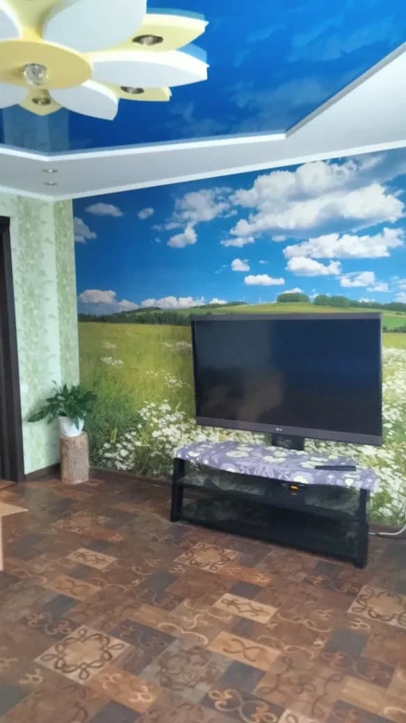 Гостинка, 40 років: підігрів підлоги, торг