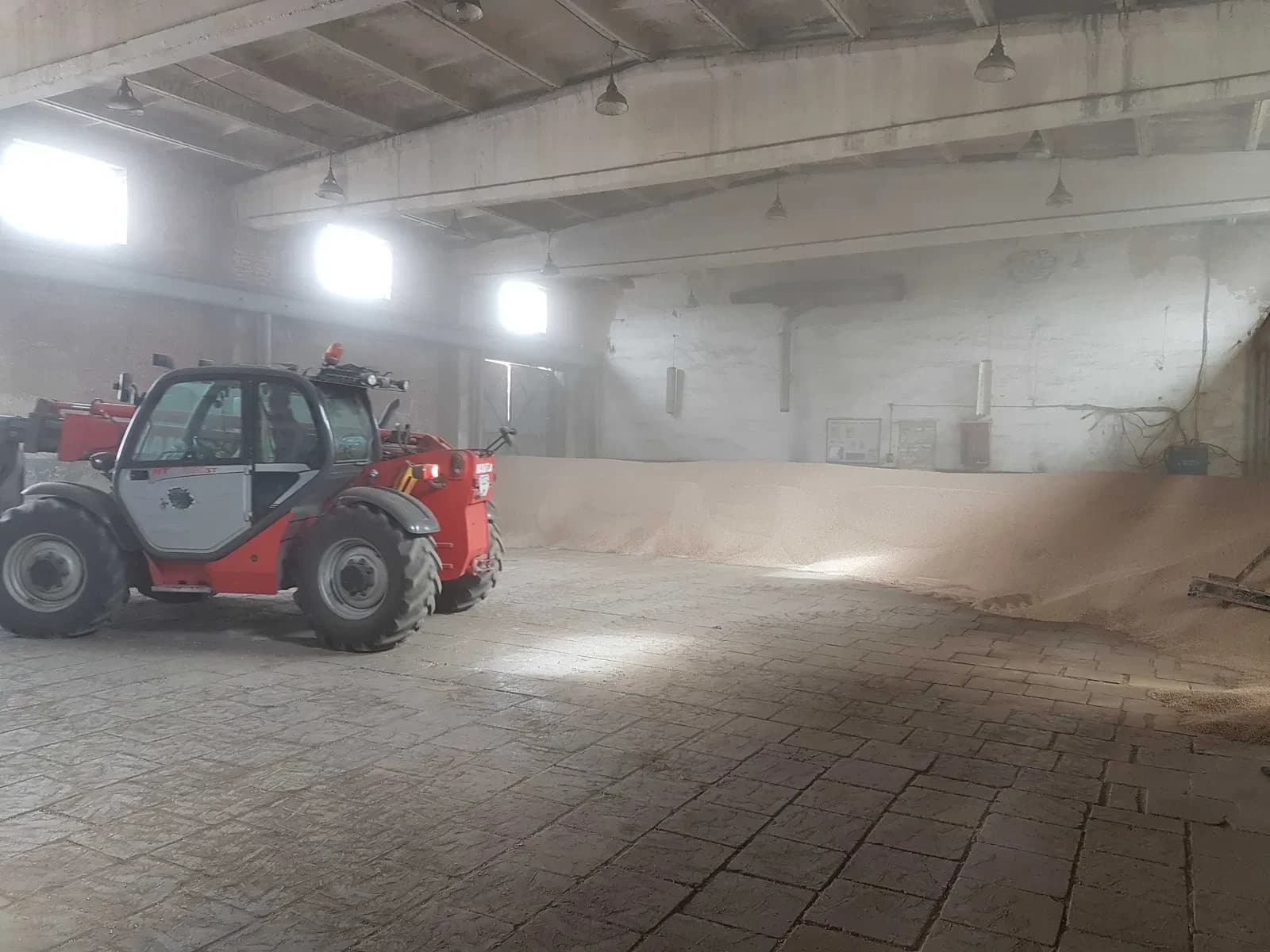 Приміщення, Андрушівка: кран-балки, підстанція 400 кВА, в’їзд фур - фото 4