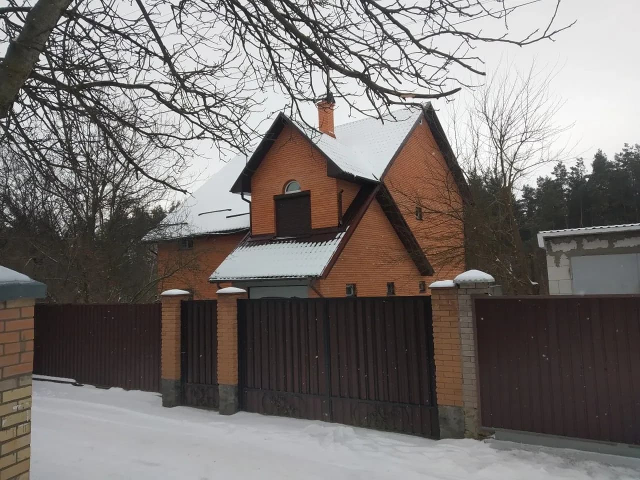 Котедж, Діброва: підвал по периметру, гараж, парковка на 2 машини - фото 1