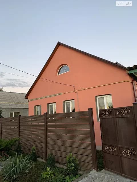Будинок, Мирний: гараж у дворі, індивідуальне опалення, 4.6 сотки