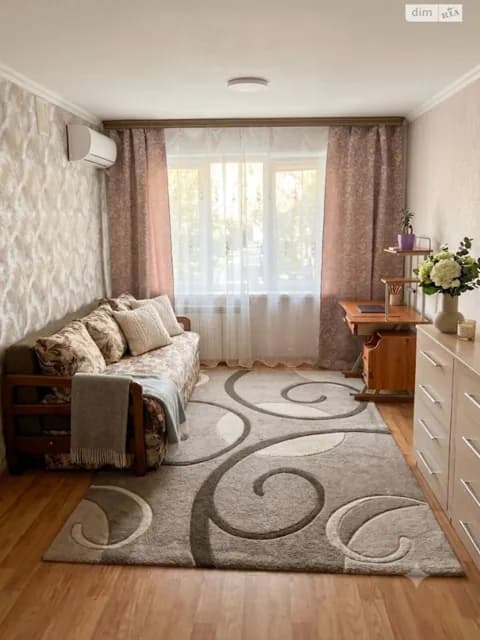 Кімната, Коцюбинське: дизайнерський ремонт, кондиціонер