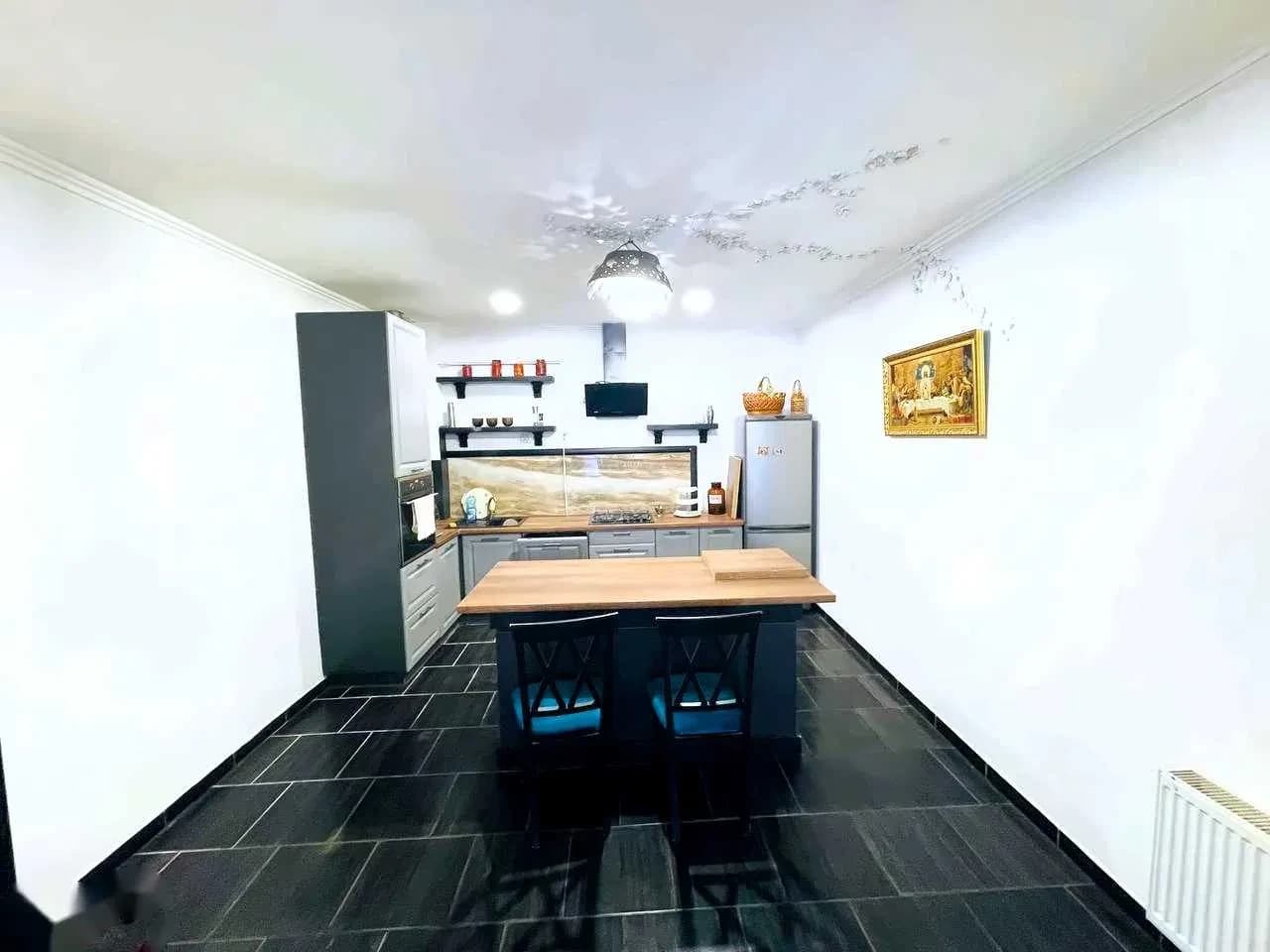 Будинок, Дрогобич: камін, тераса, місце для 2 авто - фото 5