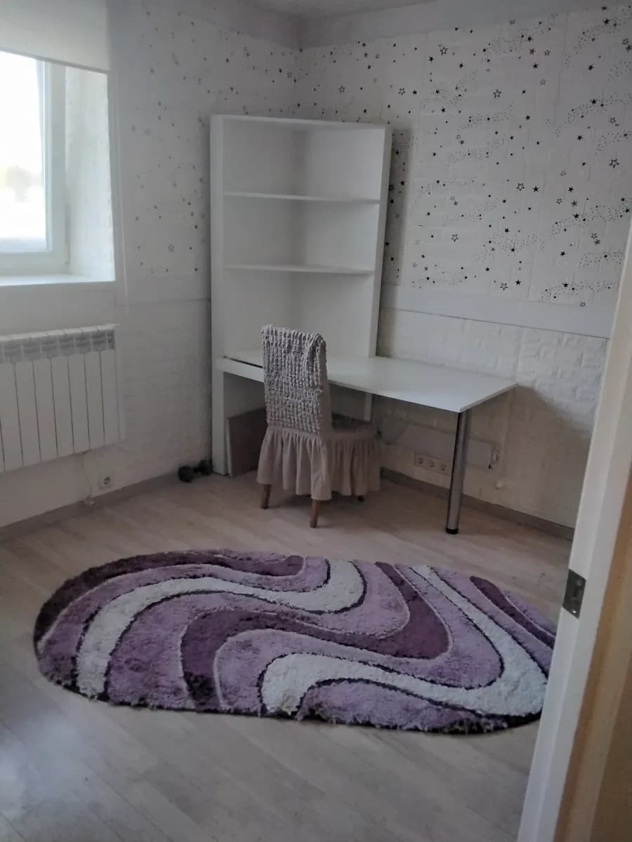 2-кімнатна квартира, Білогородка: 3-4 спальних місця, школа поруч - фото 3