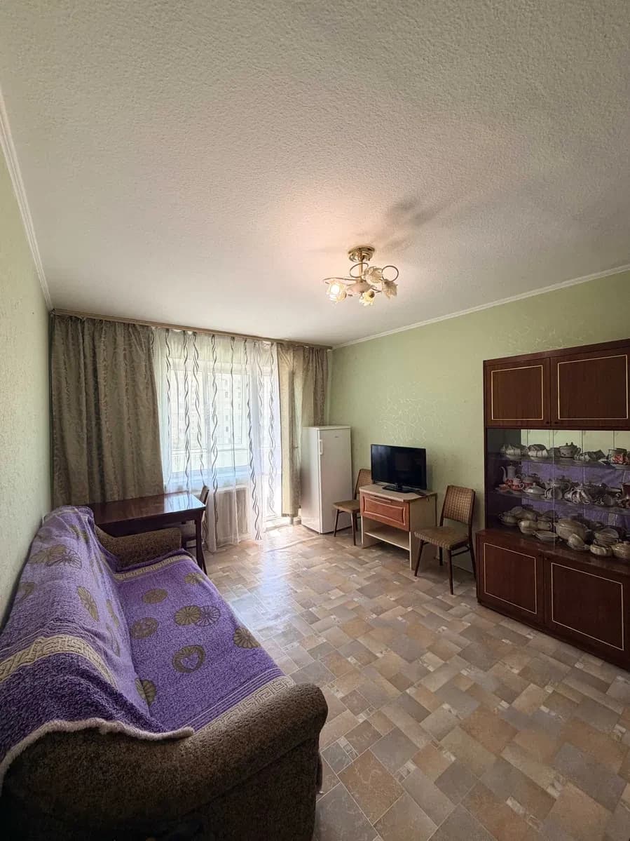 2-кімнатна квартира, Оболонський: метро за 1 хв, тільки сім’ям - фото 2
