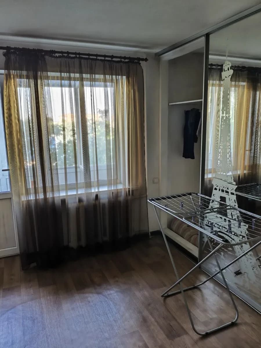 1-кімнатна квартира, Пʼятака: некутова, працює інтернет