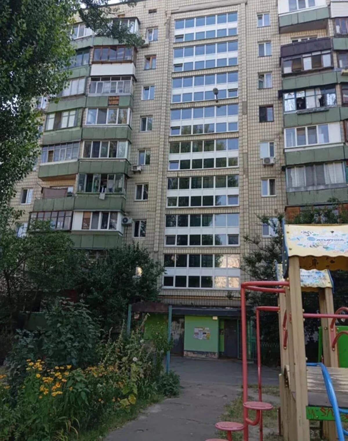 1-кімнатна квартира, Борщагівка: кухня-студія, цегляні стіни, балкон/лоджія - фото 2
