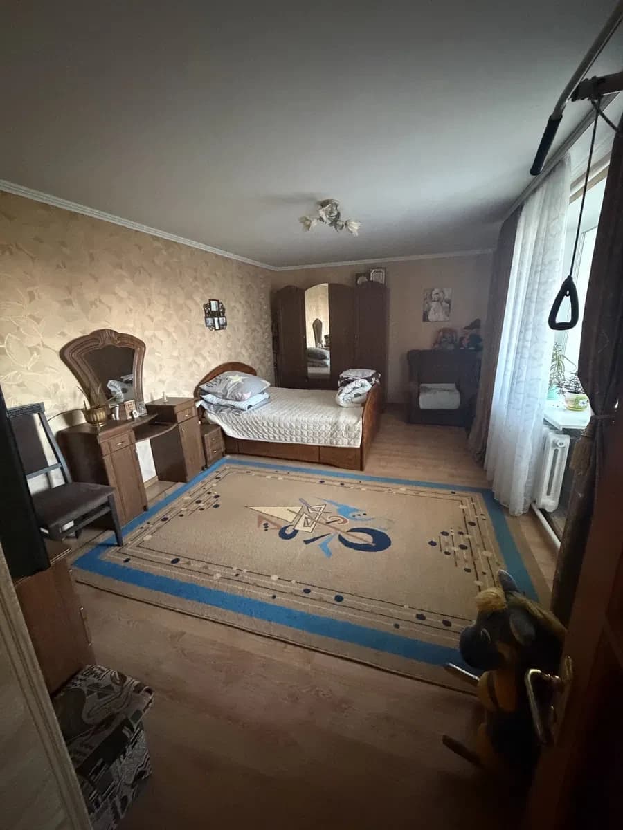 4-кімнатна квартира, Романів: власний гараж, дитячий садочок у дворі - фото 3
