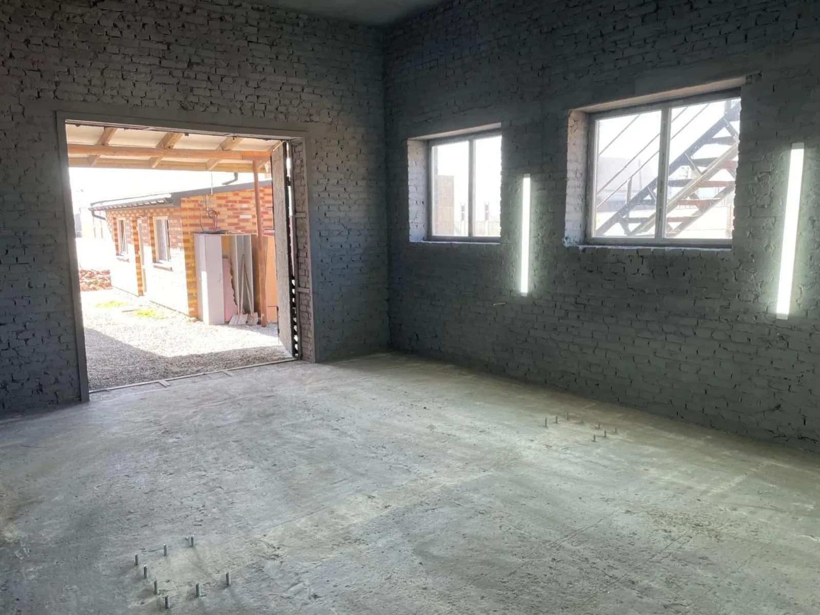 Гараж, Дубляни: висота стелі 4 м, поруч Peretyn