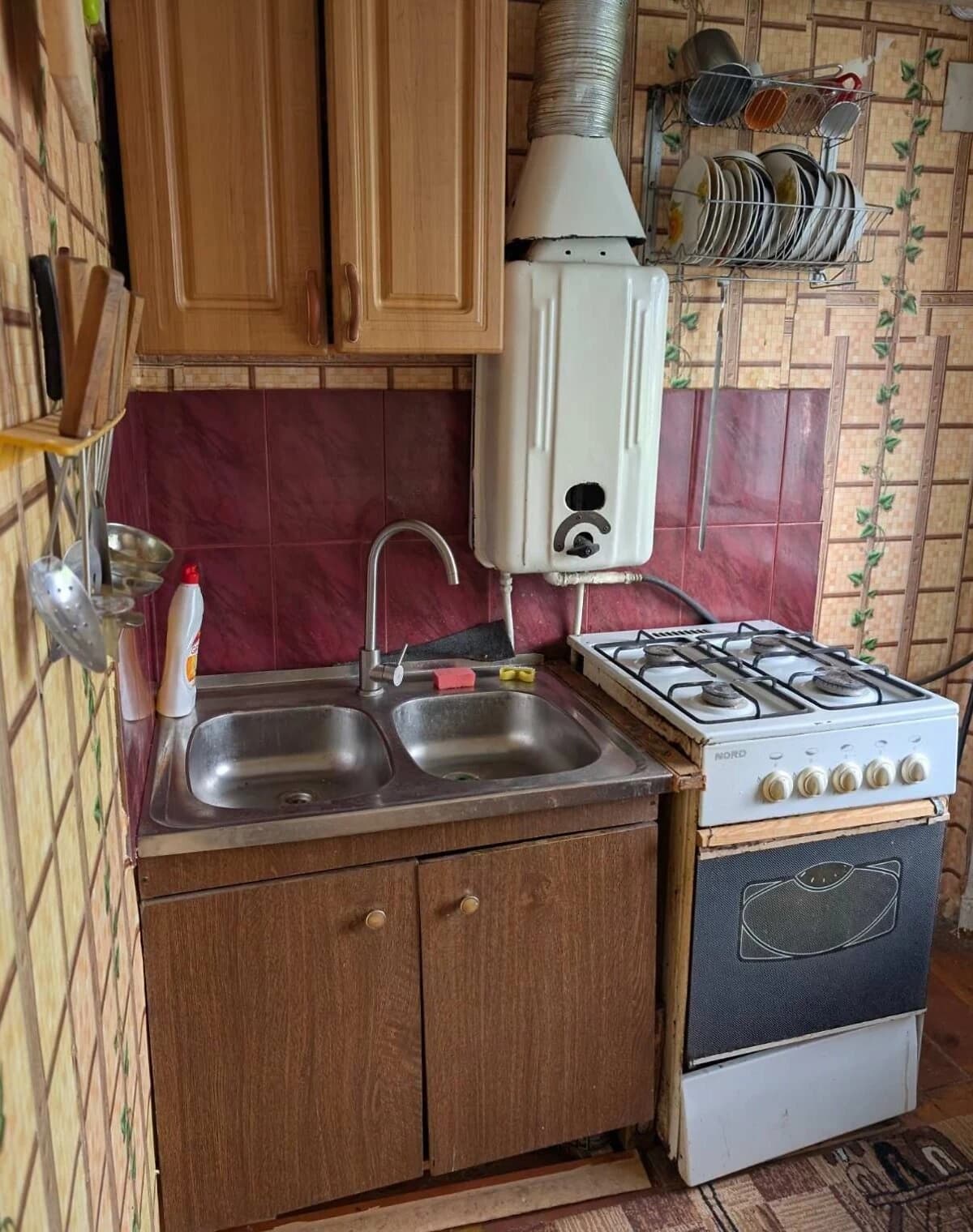 2-кімнатна квартира, Шостка: цегляний будинок, балкон - фото 5
