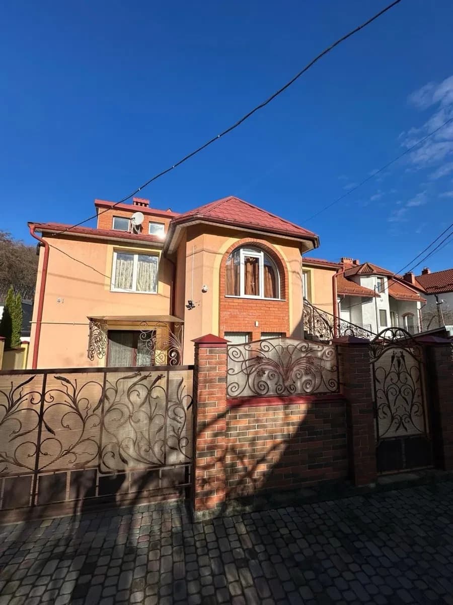 Будинок, Личаківський: три окремі входи, три блоки - фото 2