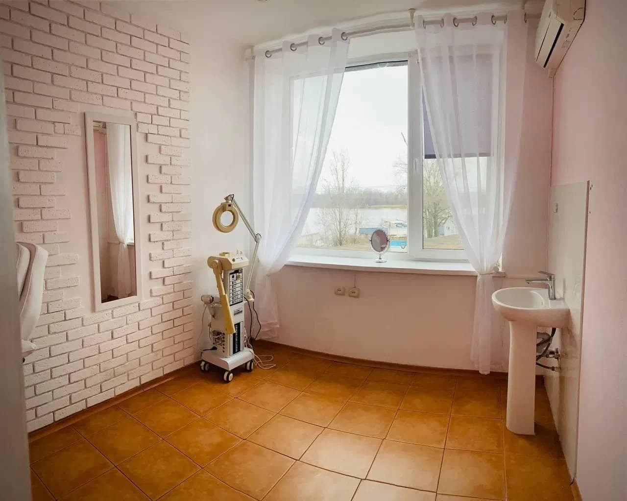 Приміщення, Оболонський: 3 кабінети, вид на Дніпро, окремий туалет - фото 5