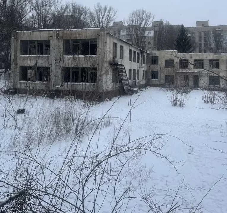 Нежитлове приміщення, Кам’янське: окрема будівля, басейн - фото 4