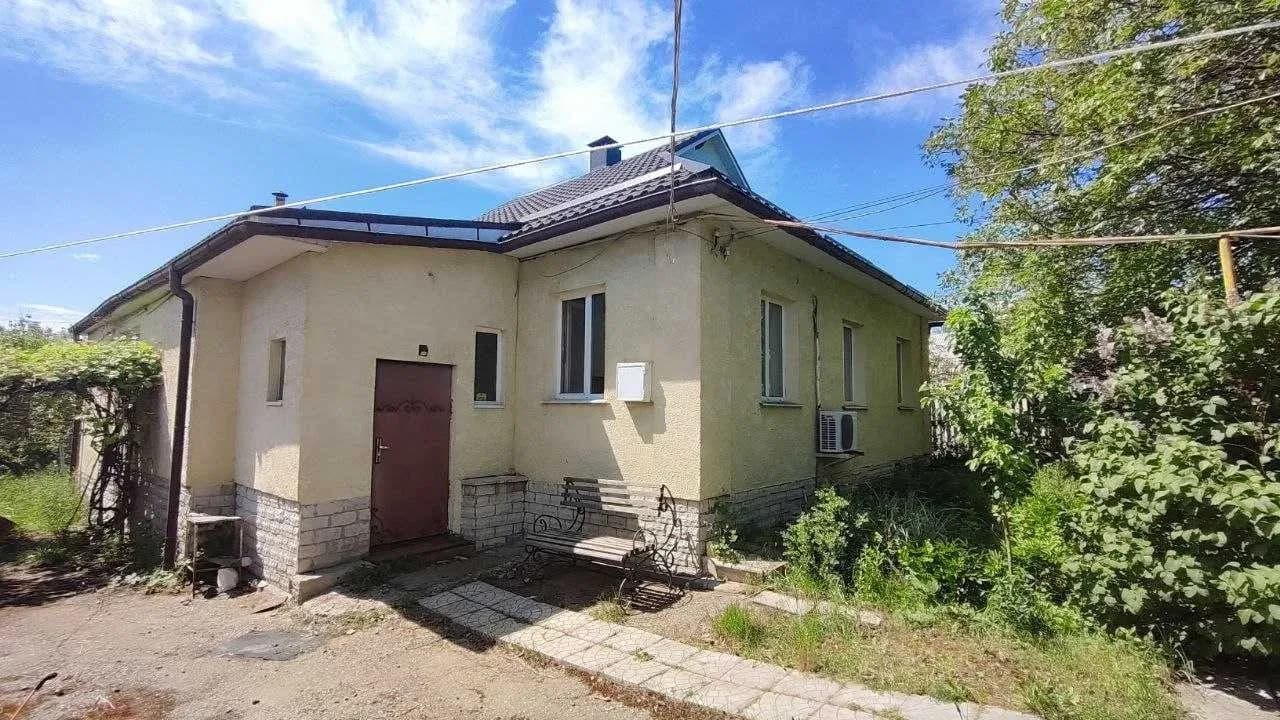 Будинок, Дергачі: цегляний, гараж на дві машини, 10 соток