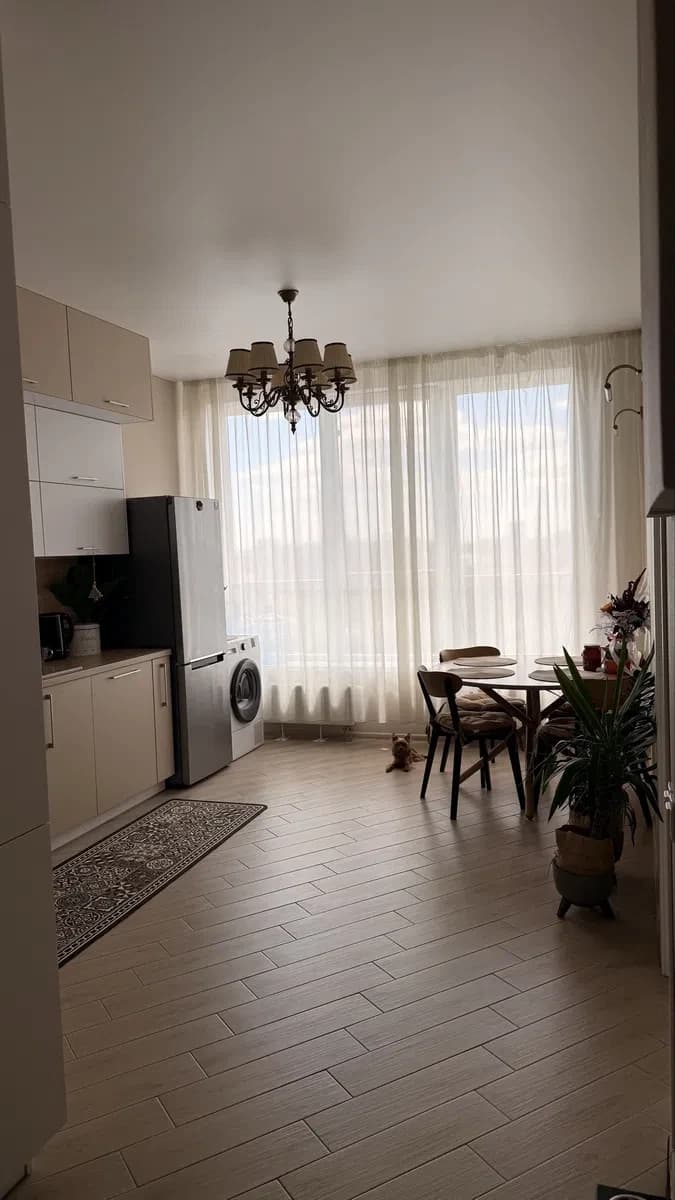 2-кімнатна квартира у ЖК Новий Берег: генератор, паркінг на 2 поверхи