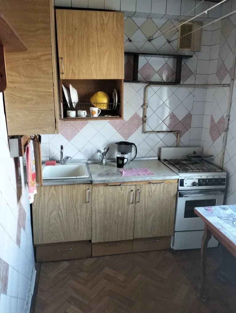 2-кімнатна квартира, Бровари: потребує ремонту, прохідна кімната - фото 1