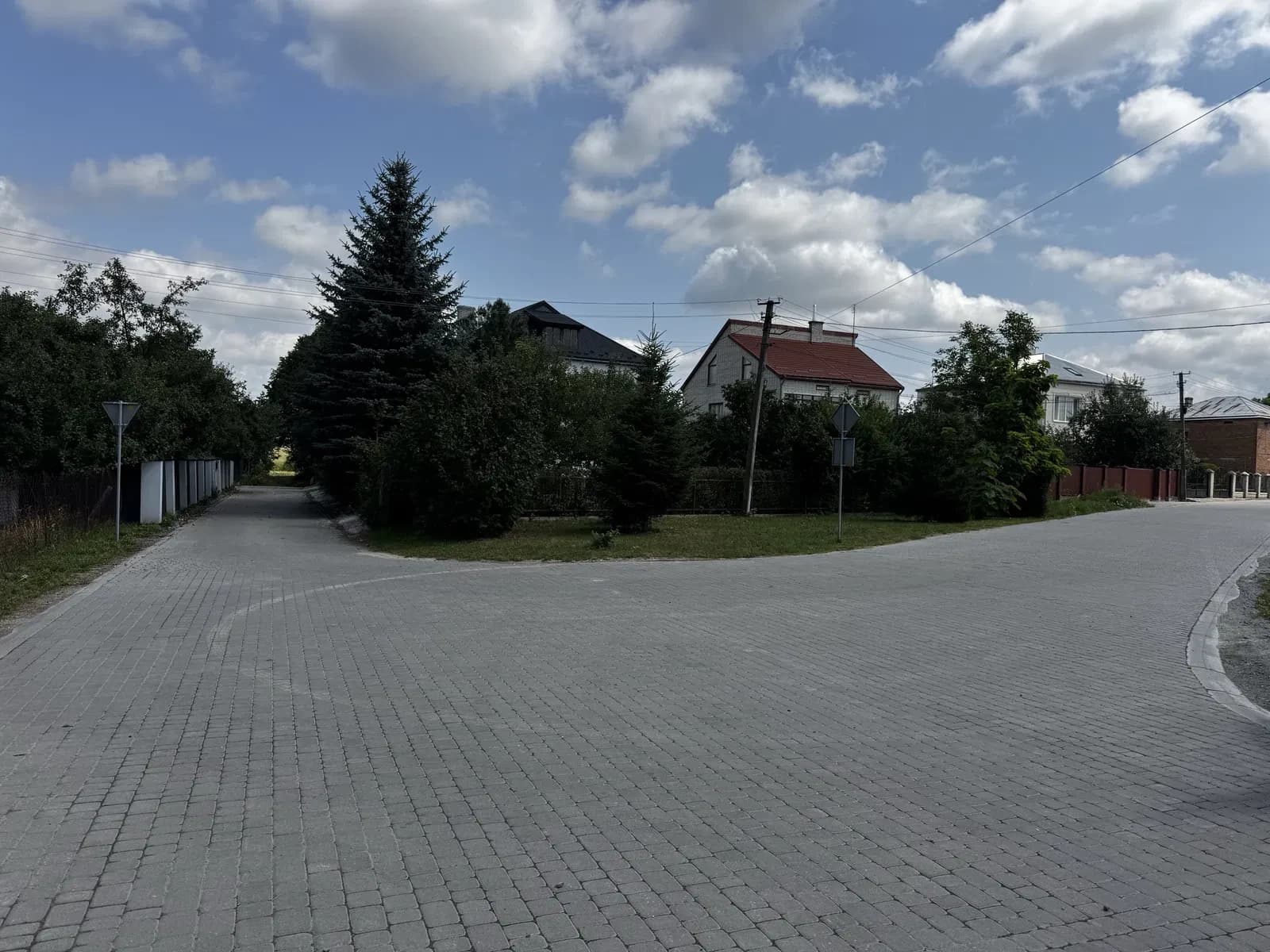 Ділянка 0.32 соток, Басівка: під будівництво, світло, газ і вода на межі - фото 1