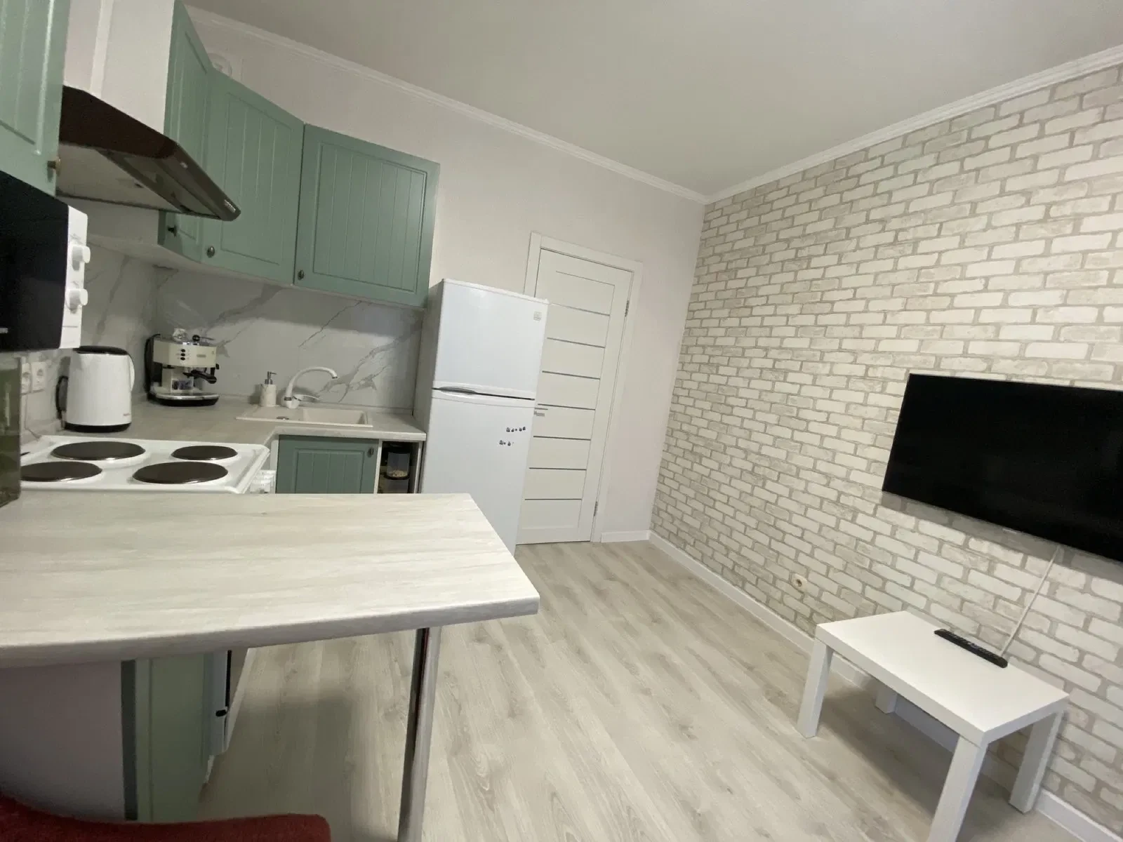 1-кімнатна квартира, Дарницький: кухня 13,3 м², бойлер, метро Осокорки - фото 1