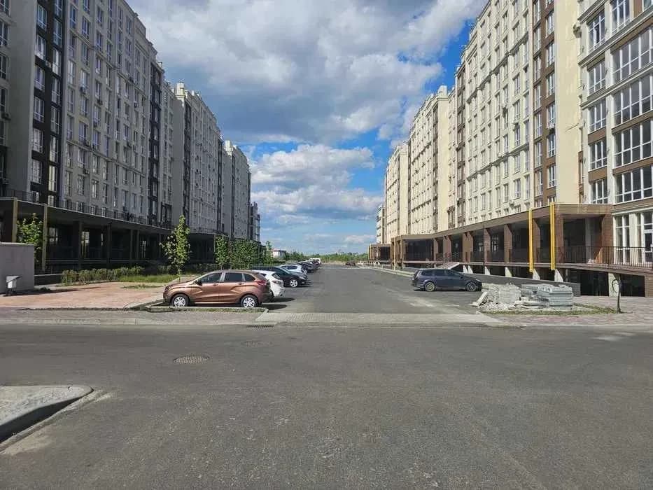 Нежитлове приміщення у ЖК Благород: фасадне, тераса, панорамні вікна - фото 4