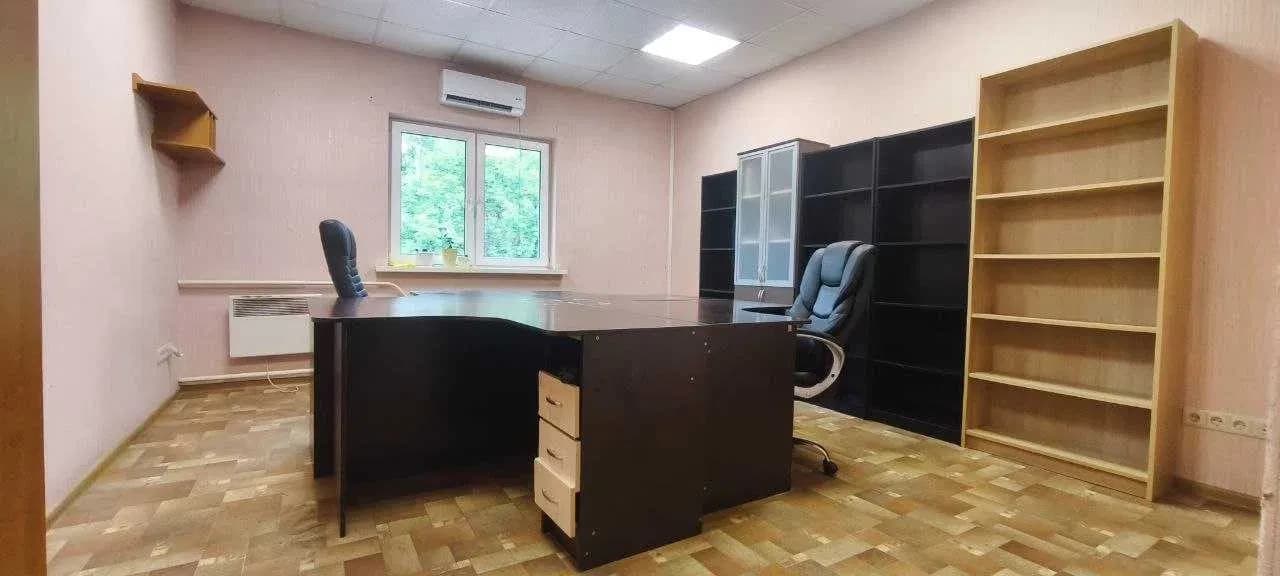 Офіс, Святошинський: автономне живлення, метро 15 хвилин пішки