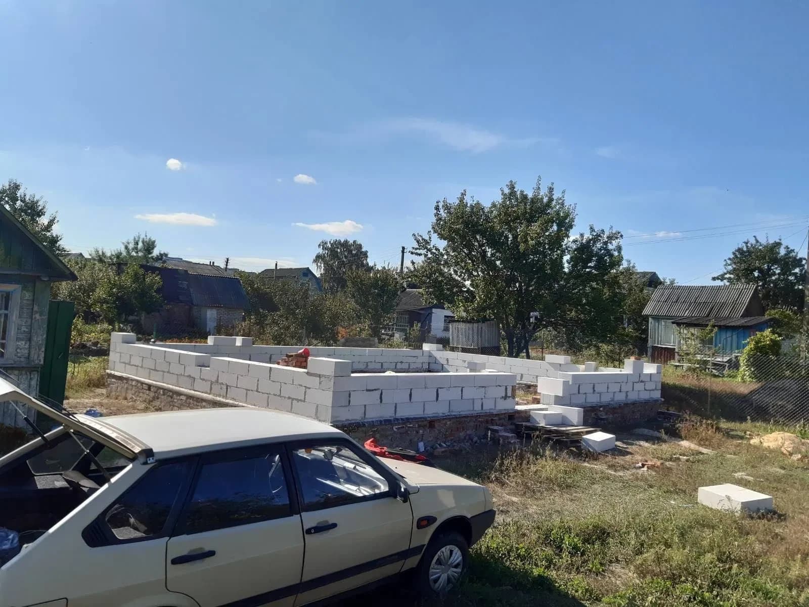 Ділянка 4,6 соток, Чернігів: світло 10 кВт, свердловина, фундамент будинку - фото 1