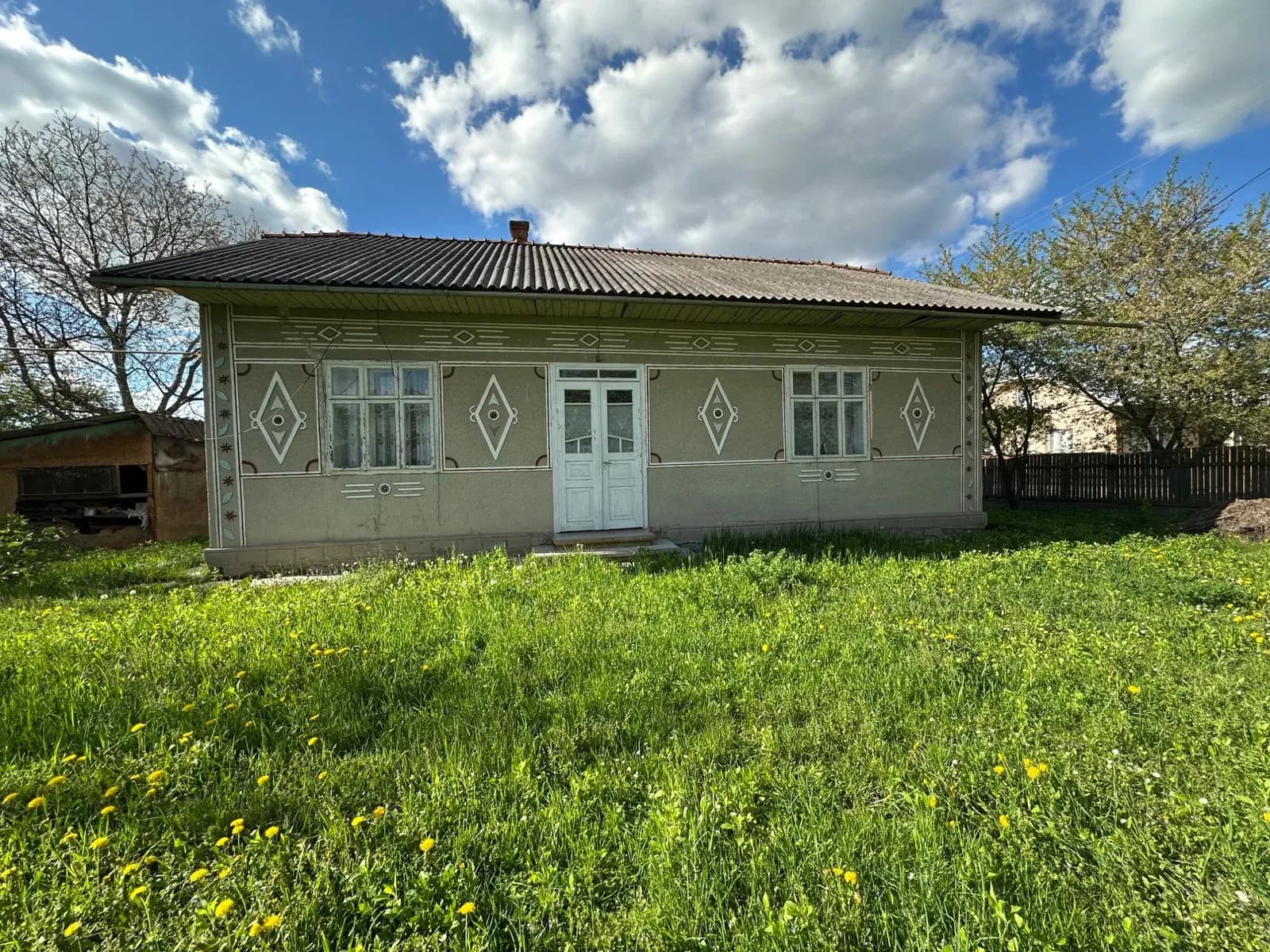 Будинок, Банилів: приватизована ділянка, молодий сад - фото 1