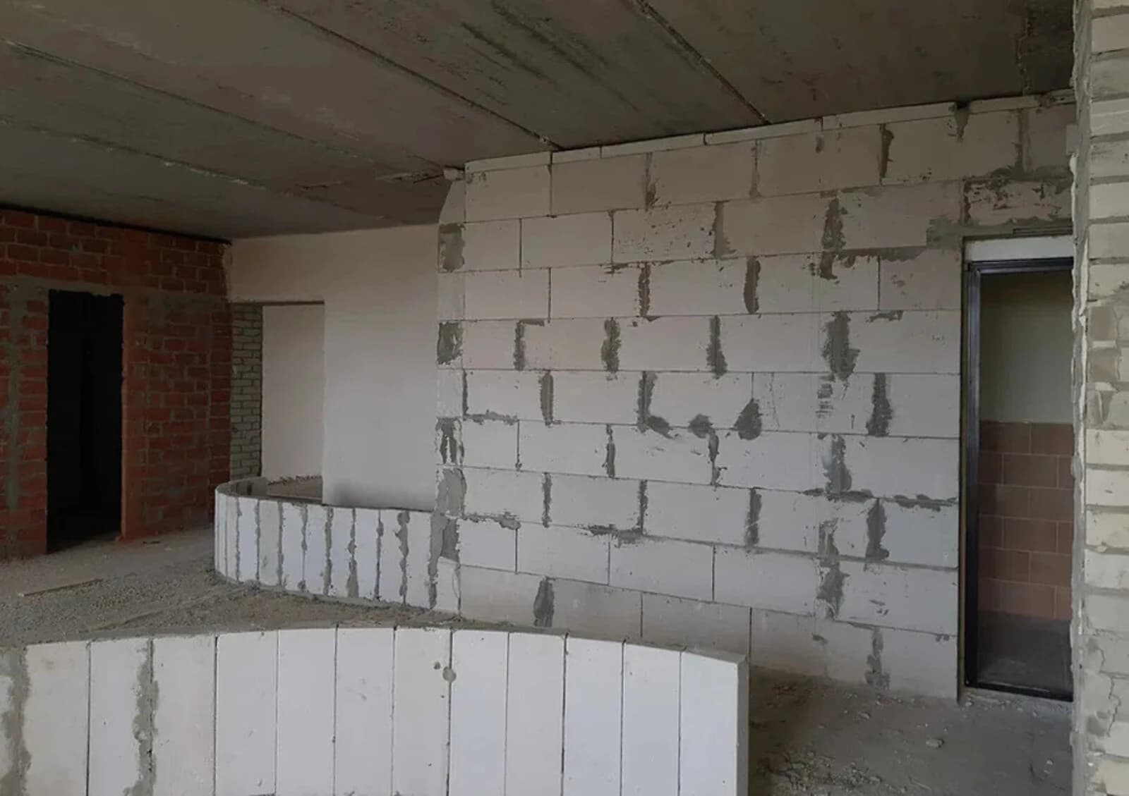 4-кімнатна квартира, Зарічний: кухня-студія 46.6 м², 2 санвузли - фото 3
