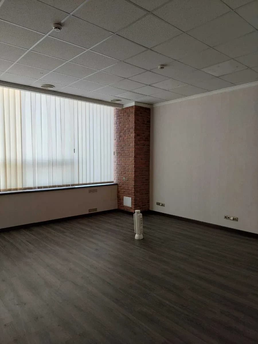 Офіс, Печерський: резервне живлення, 2 паркомісця - фото 3