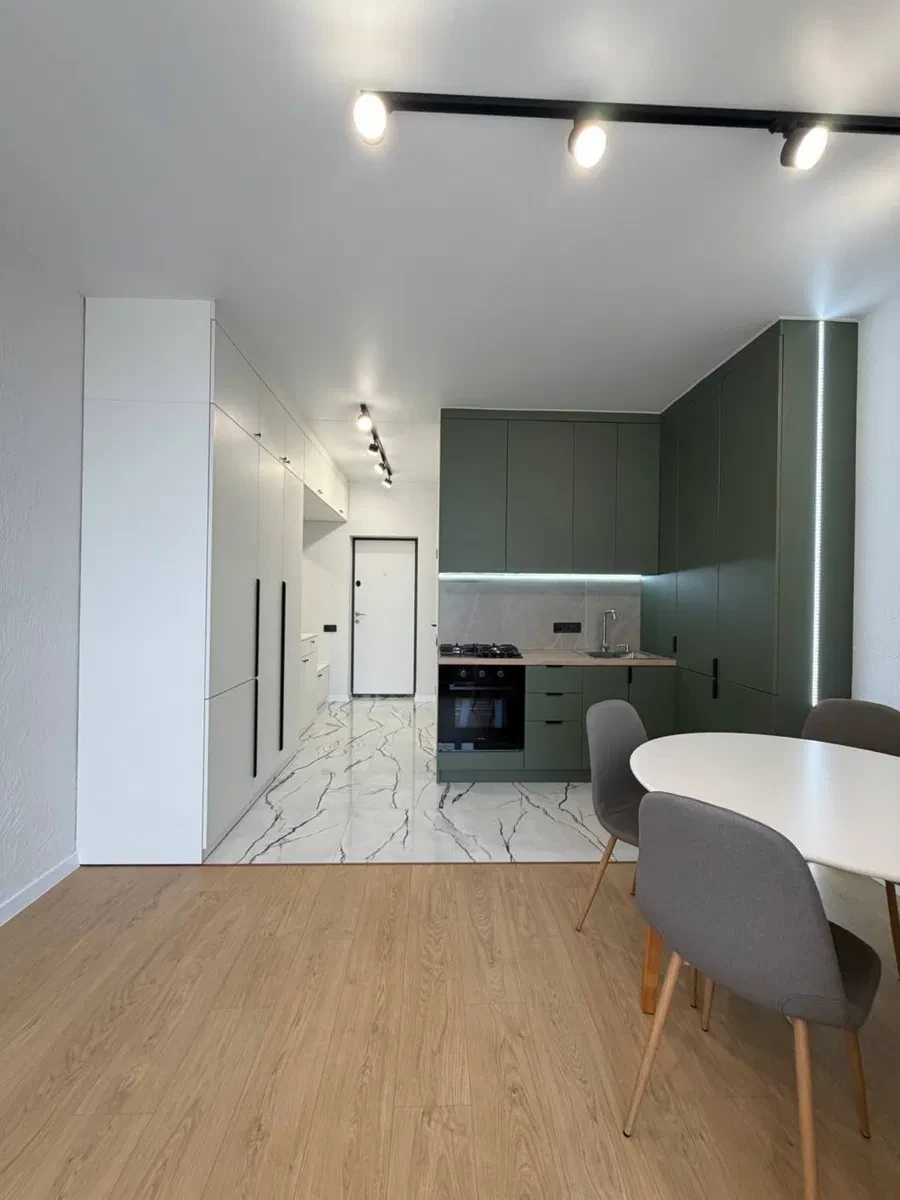 Студія у ЖК Sanville Park: авторський ремонт, тераса - фото 2
