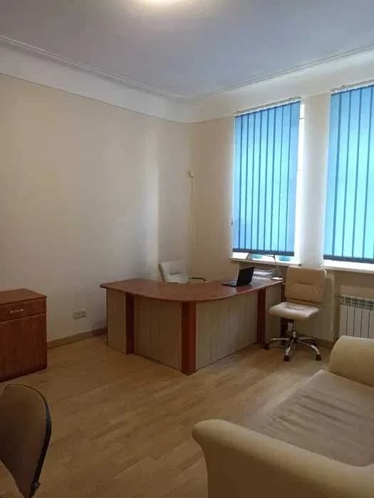 Офіс, Шевченківський: фасадне, п’ять кабінетів, метро Театральна - фото 5