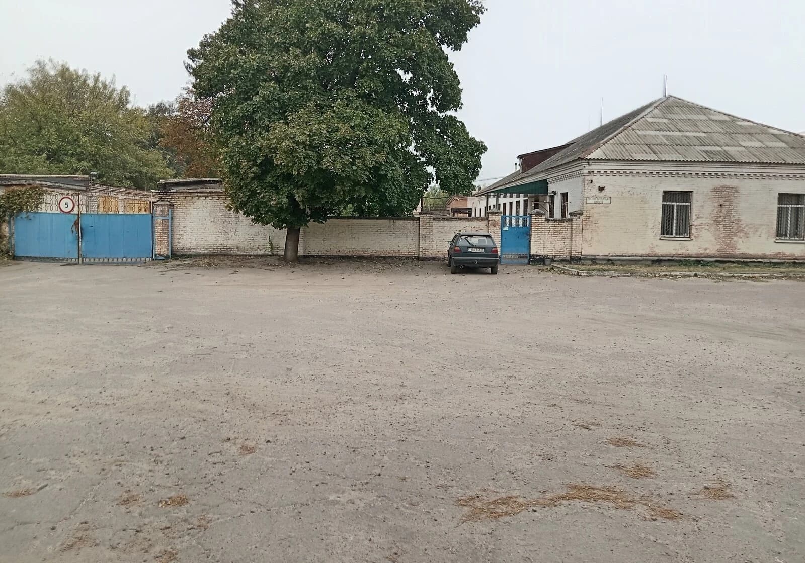 Комерційне приміщення, Олександрія: ділянка 0,5 гектара, торг можливий