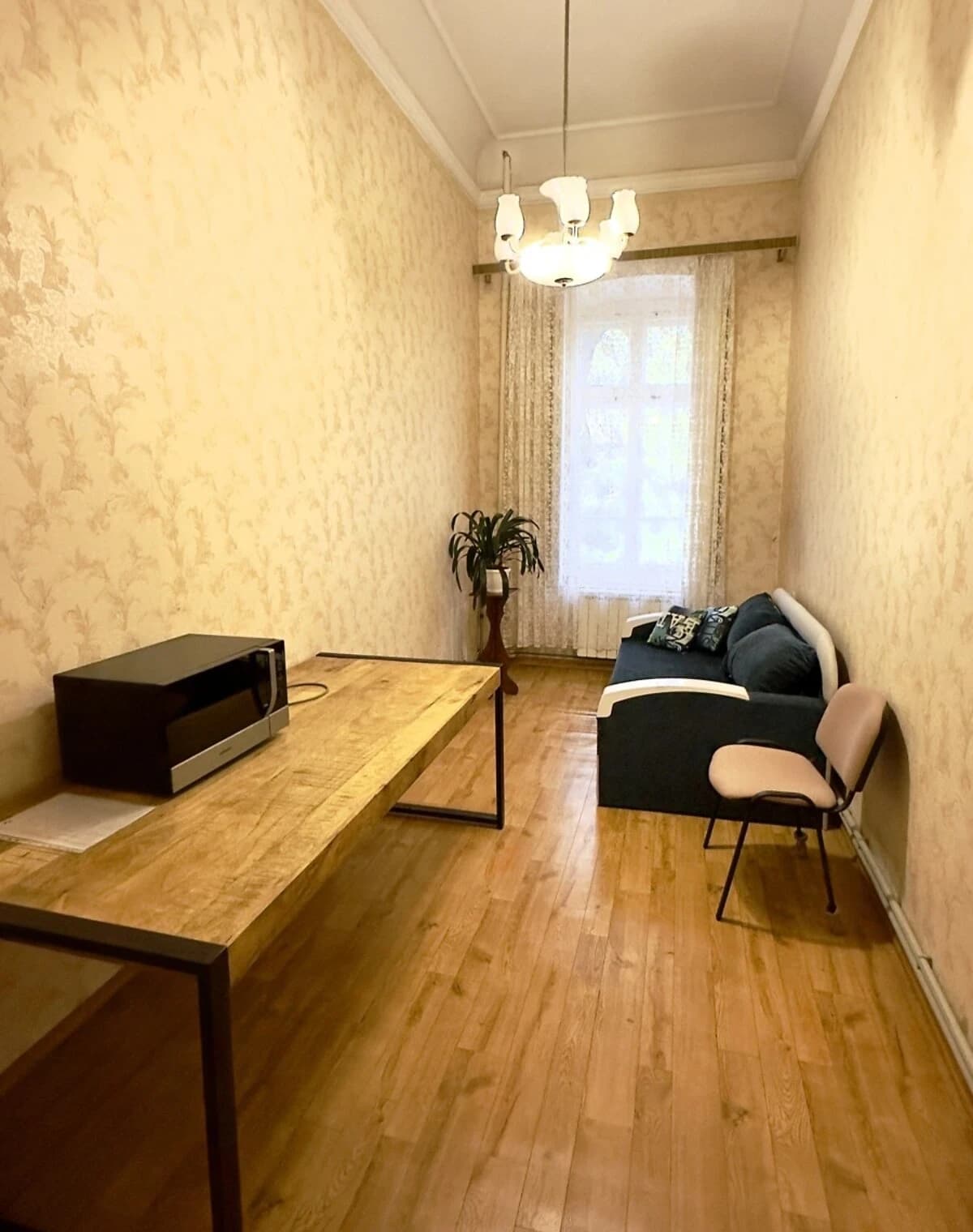 3-кімнатна квартира, Приморський: косметичний ремонт, цегляні стіни - фото 3