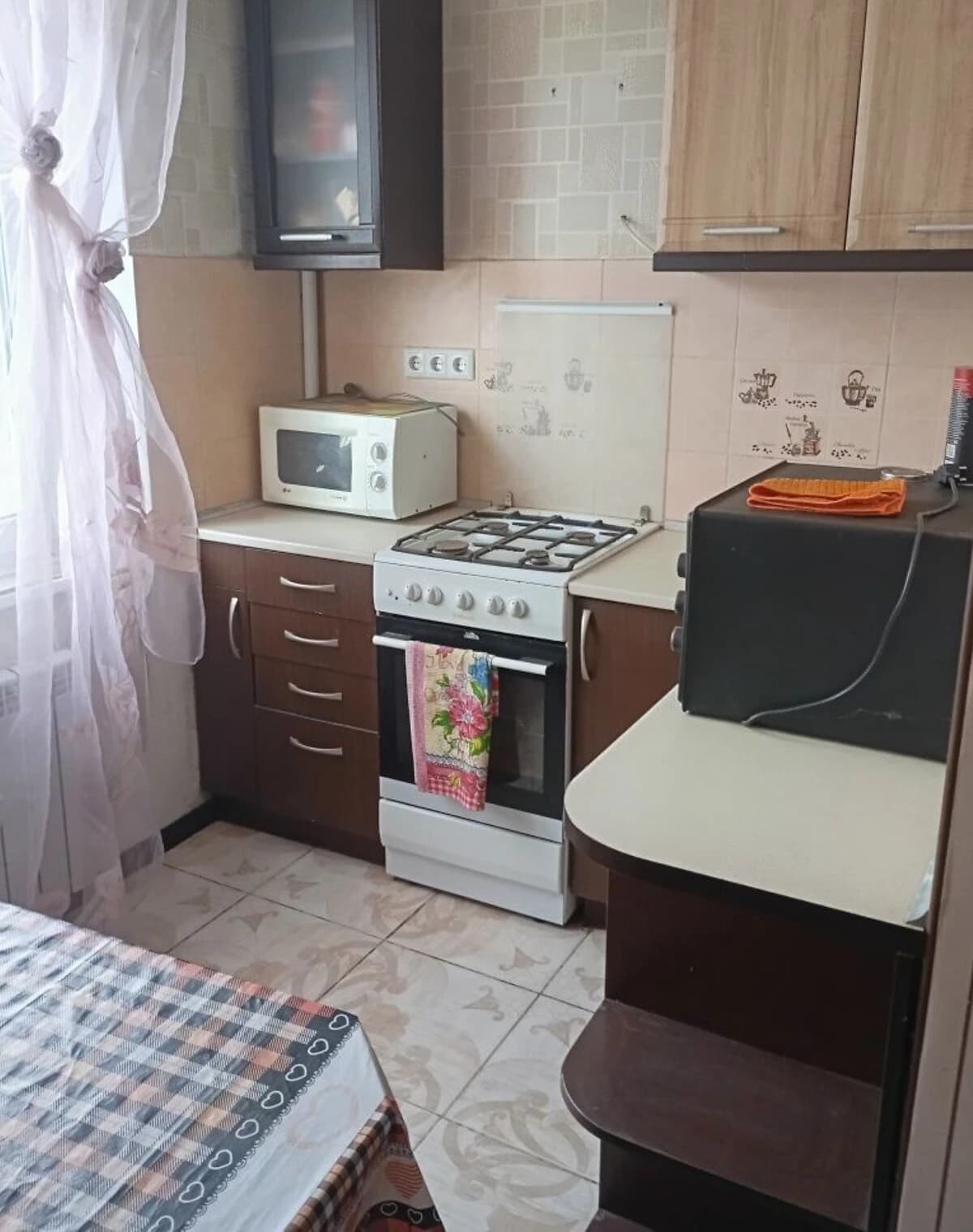 3-кімнатна квартира, Салтівський: новобудова, косметичний ремонт