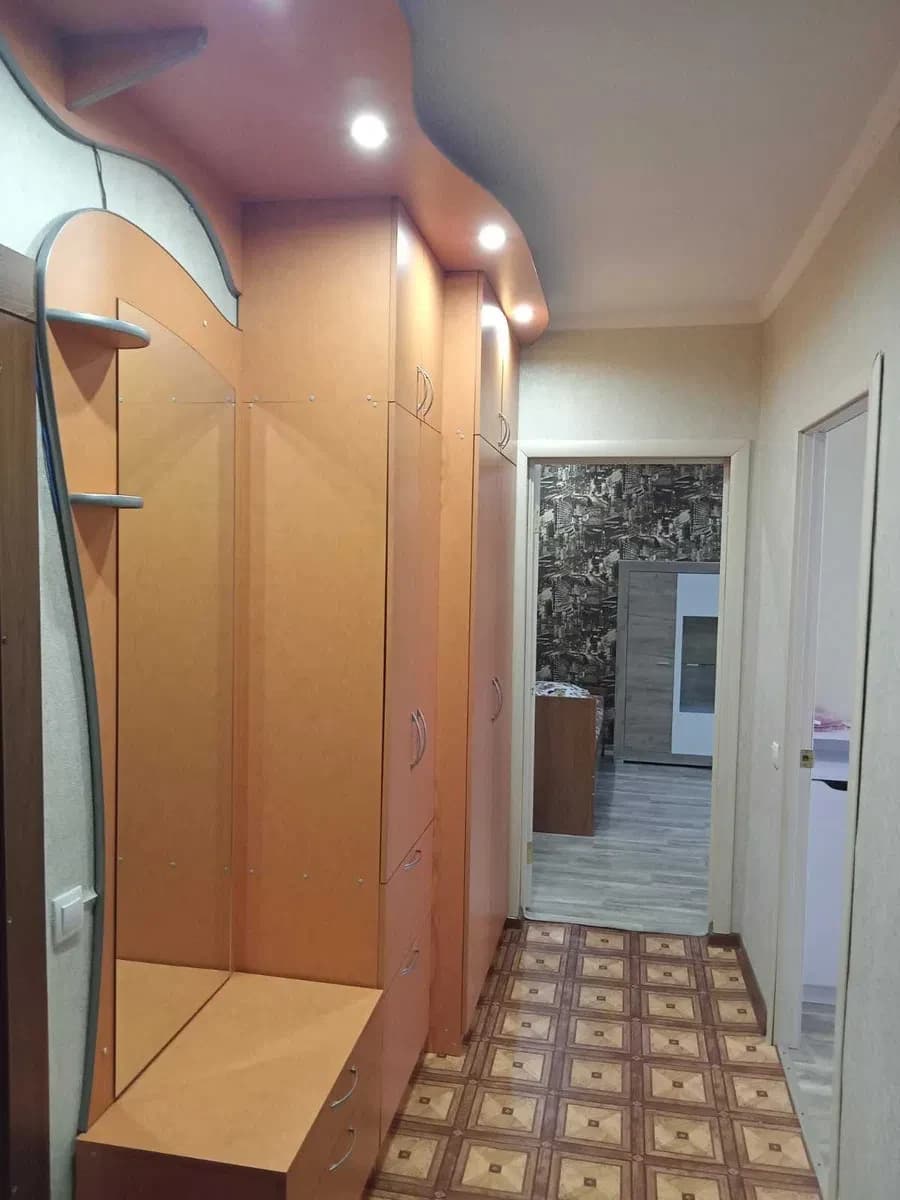 2-кімнатна квартира, 5-й мікрорайон: сучасний ремонт, меблі - фото 3