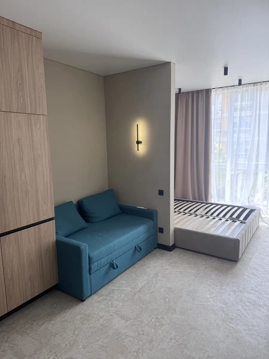 Студія у ЖК Санвіль парк: авторський ремонт, панорамне вікно - фото 2