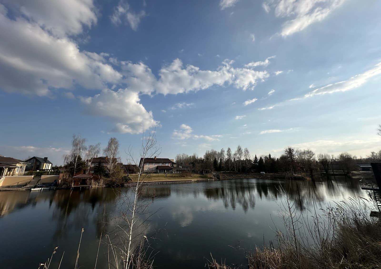 Ділянка 10 соток, Київ: під житлову забудову, природне озеро - фото 1
