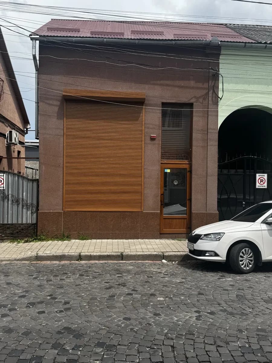 Приміщення, Мукачево: фасадне, біля АТБ, зелений ринок за 100 м - фото 1